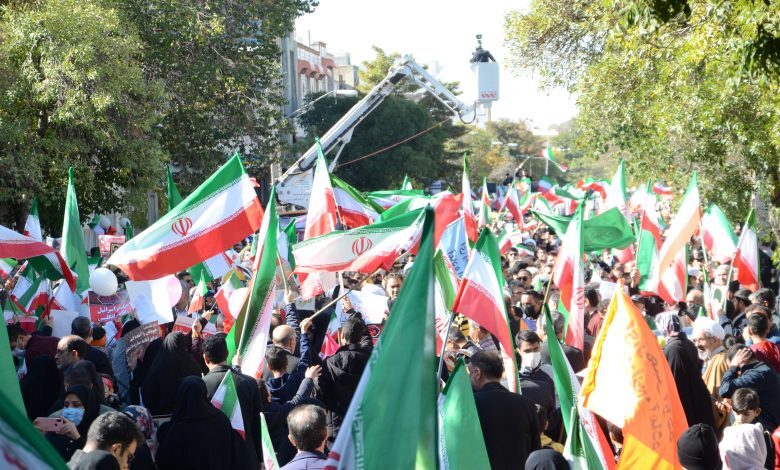 راهپیمایی پرشور زنجانیها در ۱۳ آبان