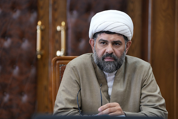 در دورانی که امیرالمومنین (ع) مأمور به سکوت بود، حضرت زهرا (س) مأمور به قیام بود