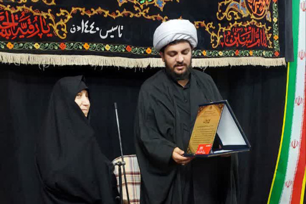 مشکلات اینجا با حضور مادربزرگها حل میشود
