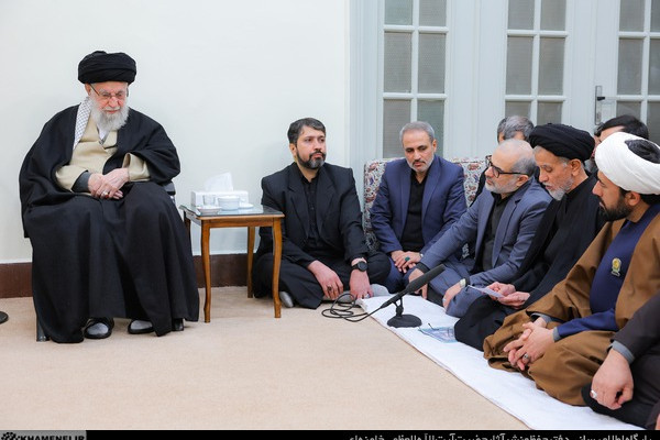 در برنامههای اعتکاف کاری کنید که روحیه معنوی در میان جوانان تثبیت بشود