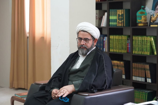 مقاومت ایران در برابر مستکبران ادامهی راه عاشوراست