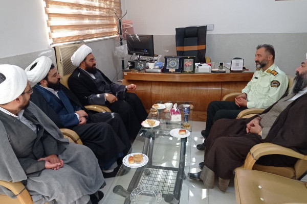 تجلیل مدیر کل تبلیغات اسلامی استان سمنان از مجاهدتهای پلیس به مناسبت هفته نیروی انتظامی