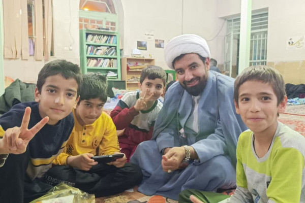 شاهد حضور پرشور دانش آموزان در مراسم معنوی اعتکاف بودیم