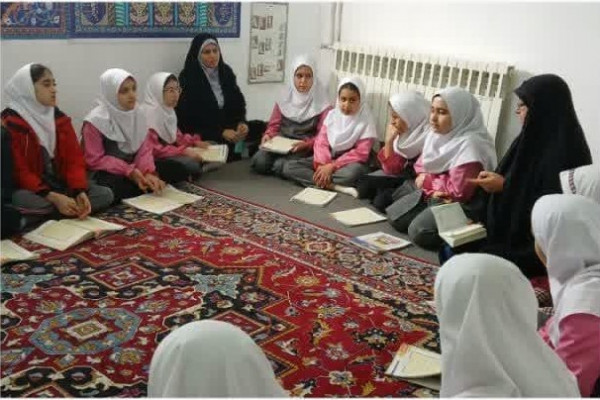 برگزاری محفل قرآنی ویژه دانشآموزان در مدارس آبیک