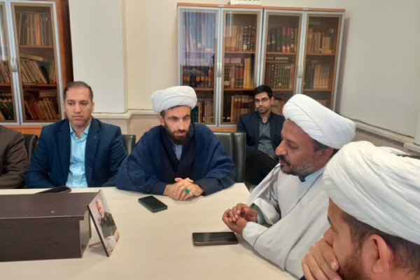 معلمان مدارس صدرا طلایهداران تربیت نسل آینده هستند