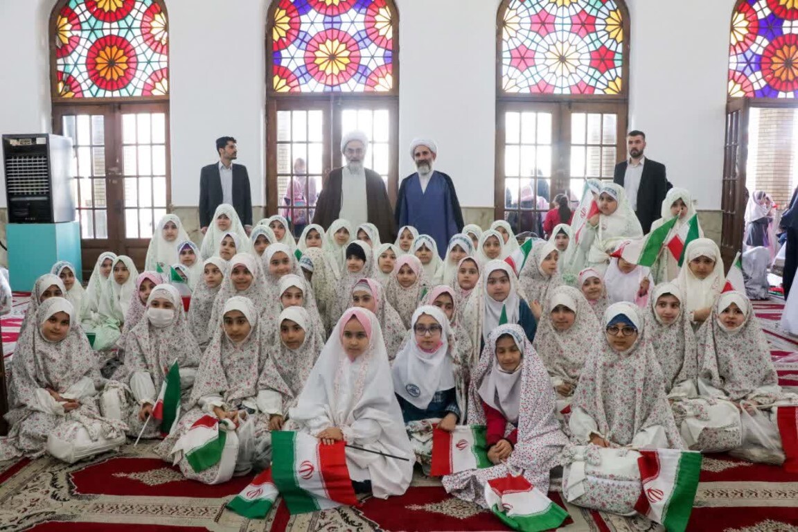 جشن تکلیف هزار و سیصد دانش آموز دختر پایه سوم مدارس دولتی و غیردولتی ناحیه ۱ و ۲ رشت در مصلای امام خمینی رشت برگزار شد جشن تکلیف هزار و سیصد دانش آموز دختر پایه سوم مدارس دولتی و غیردولتی ناحیه ۱ و ۲ رشت در مصلای امام خمینی رشت برگزار شد