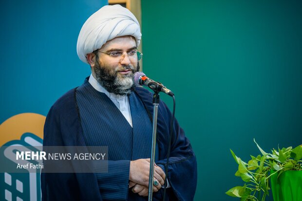 رئیس سازمان تبلیغات اسلامی از نمایشگاه کتاب بازدید کرد رئیس سازمان تبلیغات اسلامی از نمایشگاه کتاب بازدید کرد