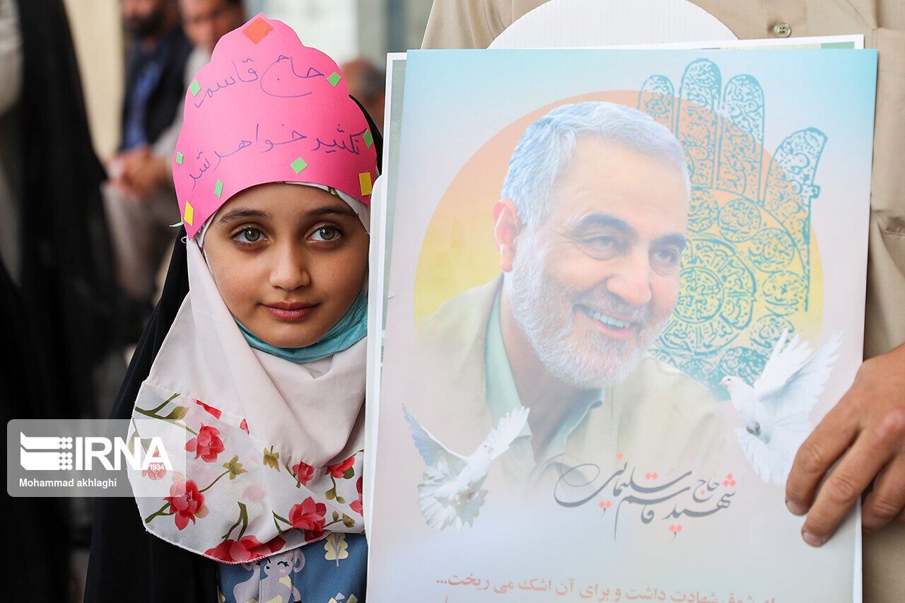 تجمع بزرگ دختران فاطمی و حاج قاسم در قشم برگزار می شود تجمع بزرگ دختران فاطمی و حاج قاسم در قشم برگزار می شود