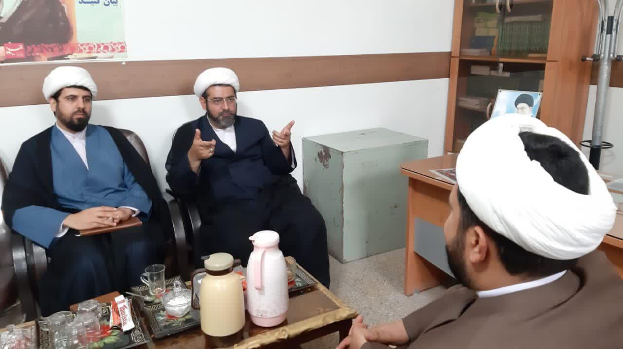 کادرسازی و تربیت نیروی مومن و انقلابی از مهمترین اهداف مدارس صدرا ست کادرسازی و تربیت نیروی مومن و انقلابی از مهمترین اهداف مدارس صدرا ست