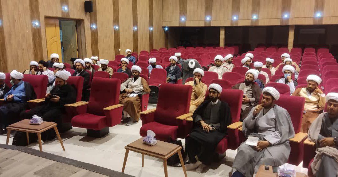 نشست شبکه امامت و عملیات شهدای حرم در بندر لنگه نشست شبکه امامت و عملیات شهدای حرم در بندر لنگه