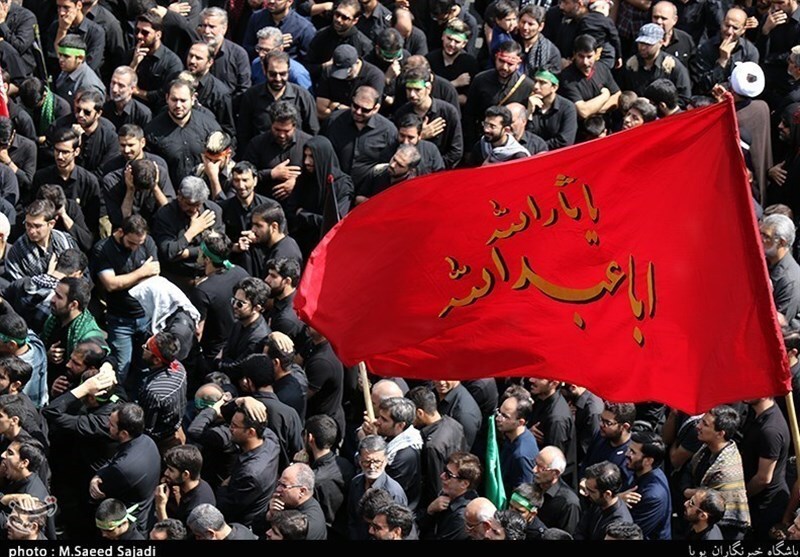 اجرای چاووشخوانی محرم در لرستان/ بیرقهای عزا در ۲۵۰۰ هیئت مذهبی برافراشته شد اجرای چاووشخوانی محرم در لرستان/ بیرقهای عزا در ۲۵۰۰ هیئت مذهبی برافراشته شد