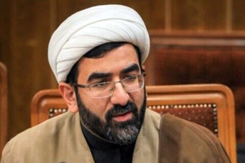 آموزههای دینی و قرآنی در جامعه تبیین و ترویج شود آموزههای دینی و قرآنی در جامعه تبیین و ترویج شود