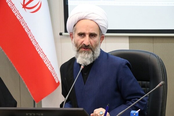 بی تفاوتی برخی مداحان به مسائل سیاسی و اجتماعی پذیرفته نیست بی تفاوتی برخی مداحان به مسائل سیاسی و اجتماعی پذیرفته نیست