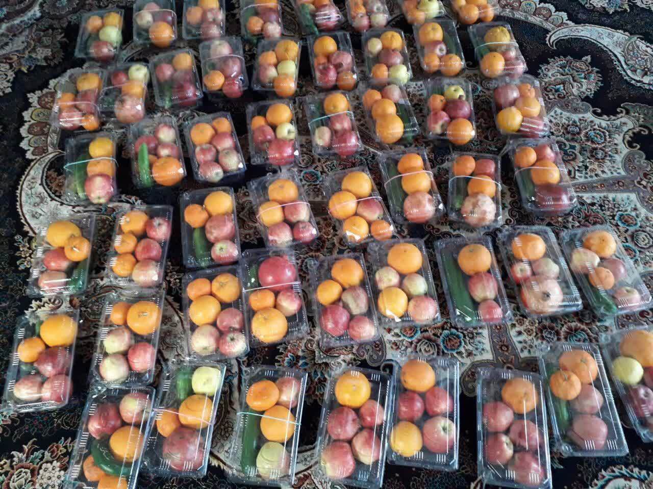 توزیع ۱۰۰ بسته میوه و شیرینی بمناسبت شب یلدا در شهرستان بدره  توزیع ۱۰۰ بسته میوه و شیرینی بمناسبت شب یلدا در شهرستان بدره