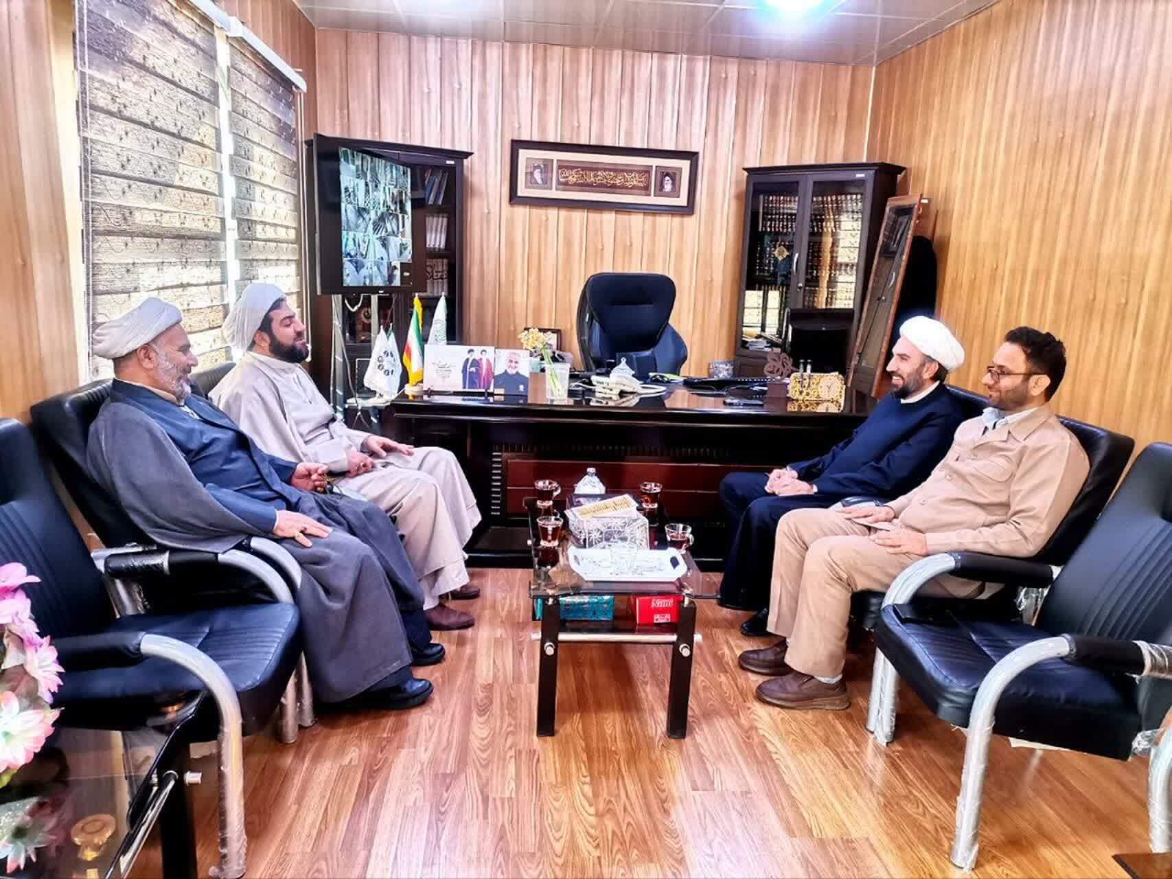 دیدار امام جمعه و کارکنان اداره تبلیغات اسلامی شهرستان بدره، با مدیرکل  تبلیغات اسلامی استان ایلام دیدار امام جمعه و کارکنان اداره تبلیغات اسلامی شهرستان بدره، با مدیرکل  تبلیغات اسلامی استان ایلام