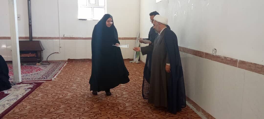 تقدیر رئیس اداره تبلیغات اسلامی شهرستان بدره از بانوان فعال فرهنگی و قرآنی دهستان زرانگوش تقدیر رئیس اداره تبلیغات اسلامی شهرستان بدره از بانوان فعال فرهنگی و قرآنی دهستان زرانگوش