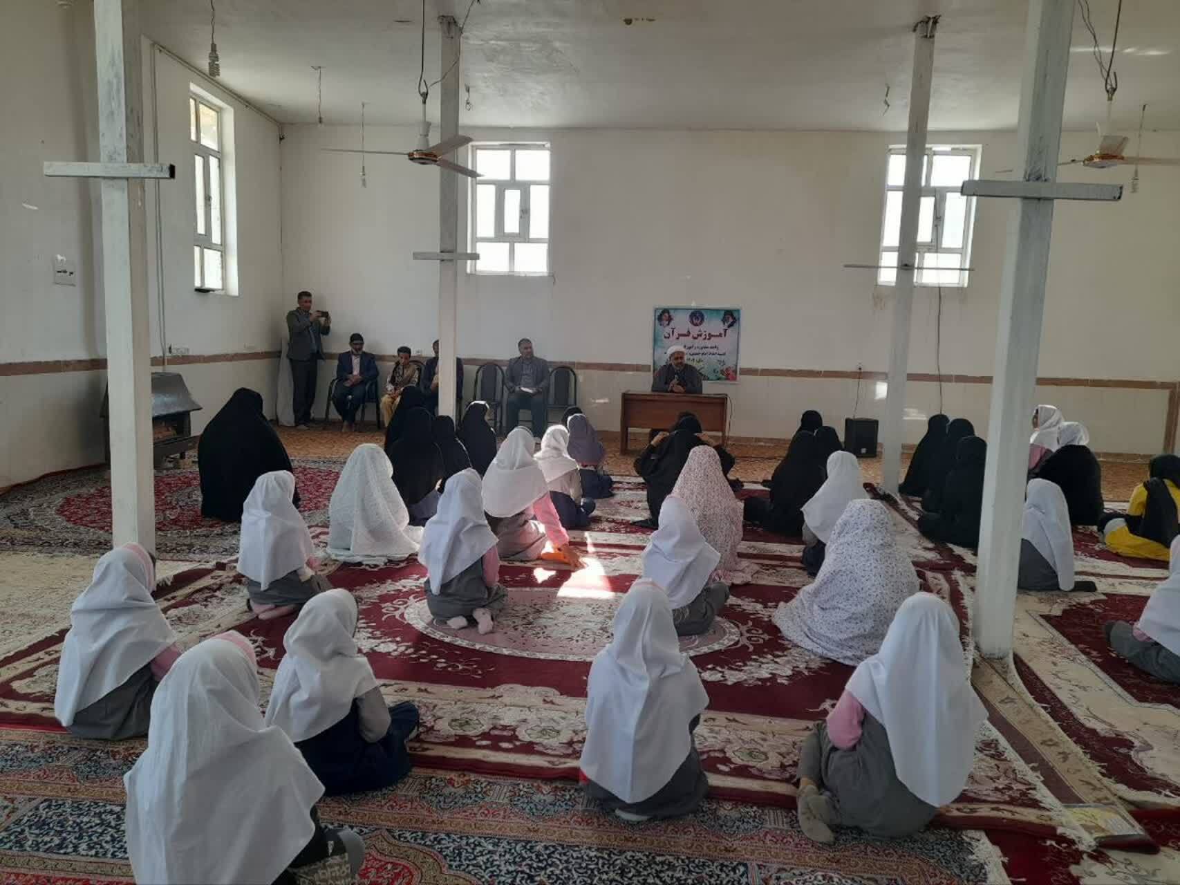 برگزاری آئین تجلیل از قرآن آموزان دهستان زرانگوش برگزاری آئین تجلیل از قرآن آموزان دهستان زرانگوش