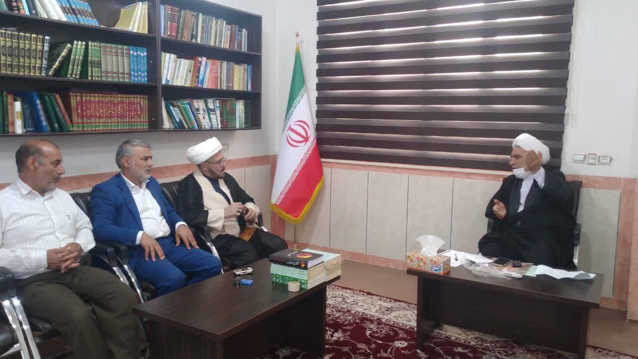 جلسه برنامه ریزی طرح زندگی با آیه ها با حضور امام جمعه شهرستان دره شهر جلسه برنامه ریزی طرح زندگی با آیه ها با حضور امام جمعه شهرستان دره شهر