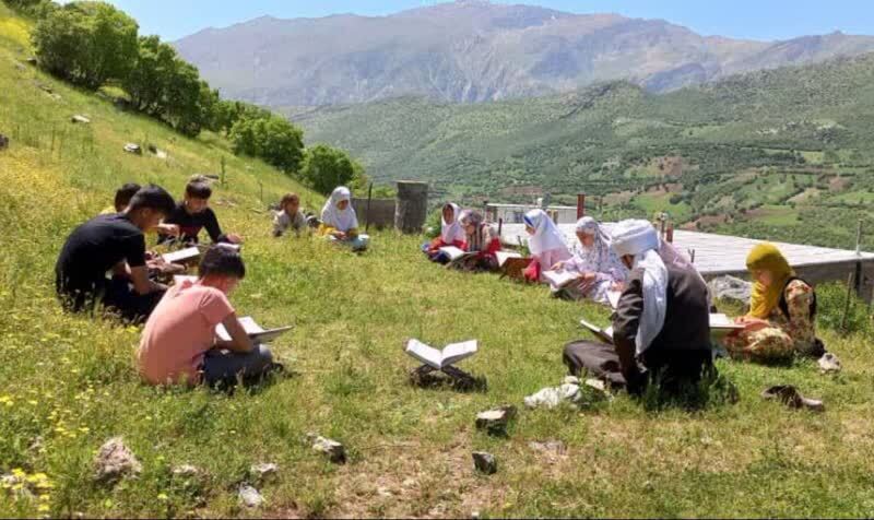 اردوهای قرآنی ابتکار ماموستای روستای تازهآباد برای مانوس شدن نوجوانان با قرآن اردوهای قرآنی ابتکار ماموستای روستای تازهآباد برای مانوس شدن نوجوانان با قرآن