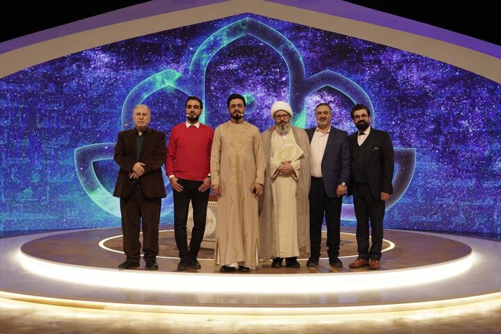 برنامه «محفل» انتظارات نخبگان و آحاد جامعه را برآورده کرد برنامه «محفل» انتظارات نخبگان و آحاد جامعه را برآورده کرد