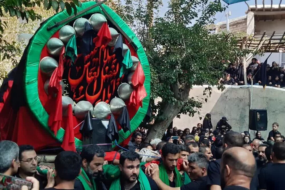 مراسم سنتی نخل گردانی در نیاسر برگزار شد مراسم سنتی نخل گردانی در نیاسر برگزار شد