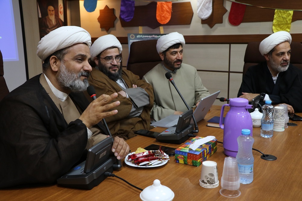 تربیت و معرفی نخبگان با استفاده از علم بهترین تبلیغ دین است تربیت و معرفی نخبگان با استفاده از علم بهترین تبلیغ دین است