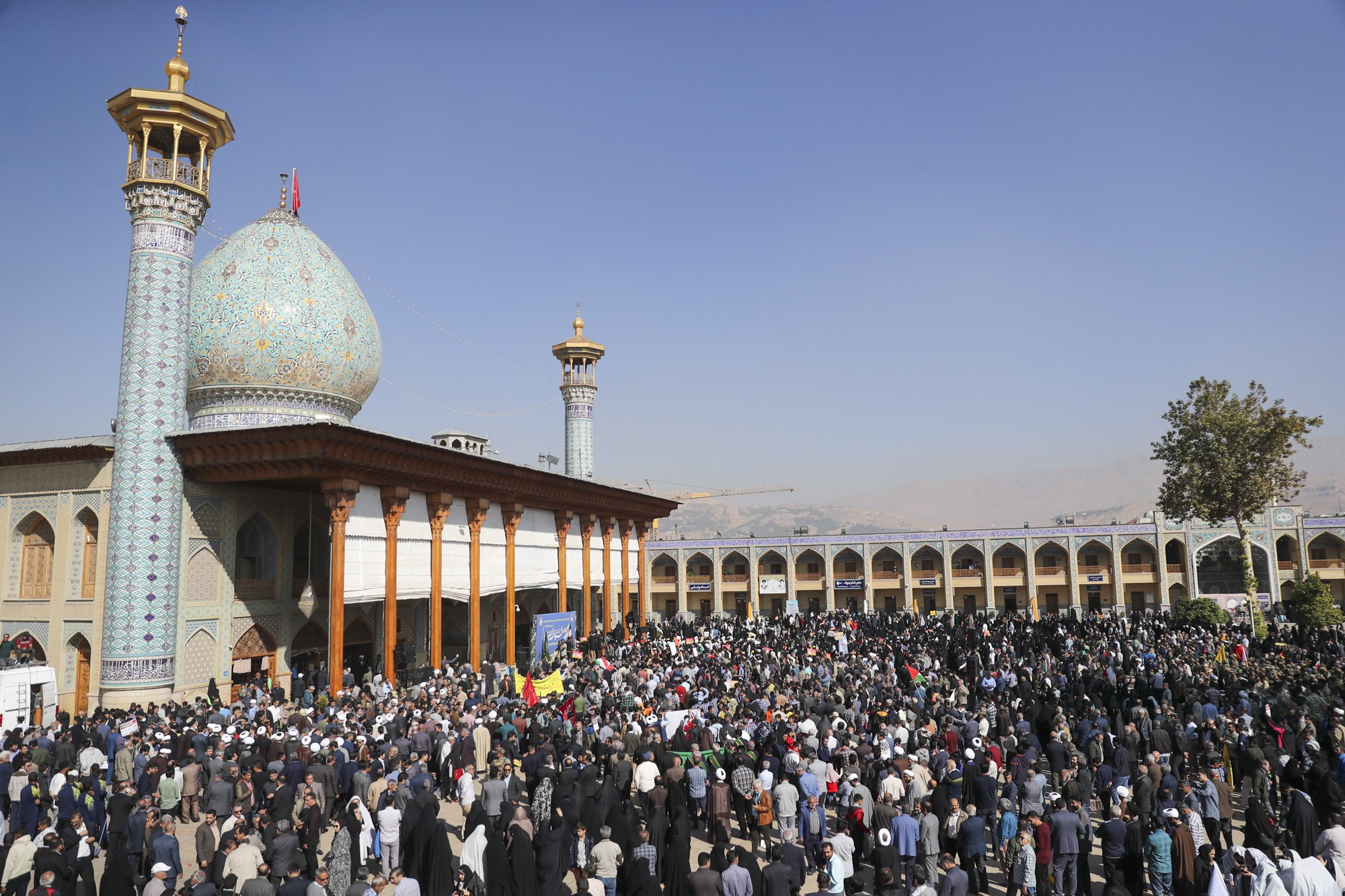 تجمع محکومیت جنایات رژیم غاصب صهیونیستی در شیراز تجمع محکومیت جنایات رژیم غاصب صهیونیستی در شیراز