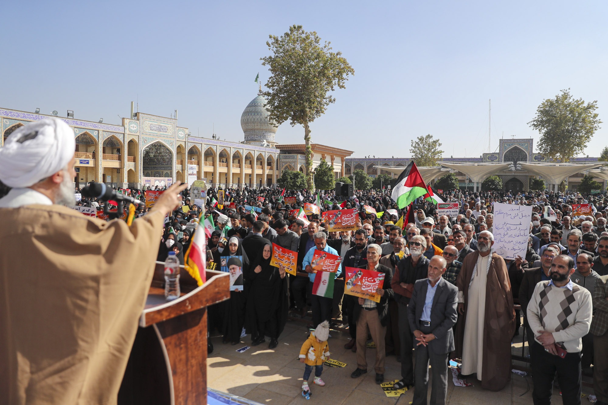 تجمع محکومیت جنایات رژیم غاصب صهیونیستی در شیراز تجمع محکومیت جنایات رژیم غاصب صهیونیستی در شیراز