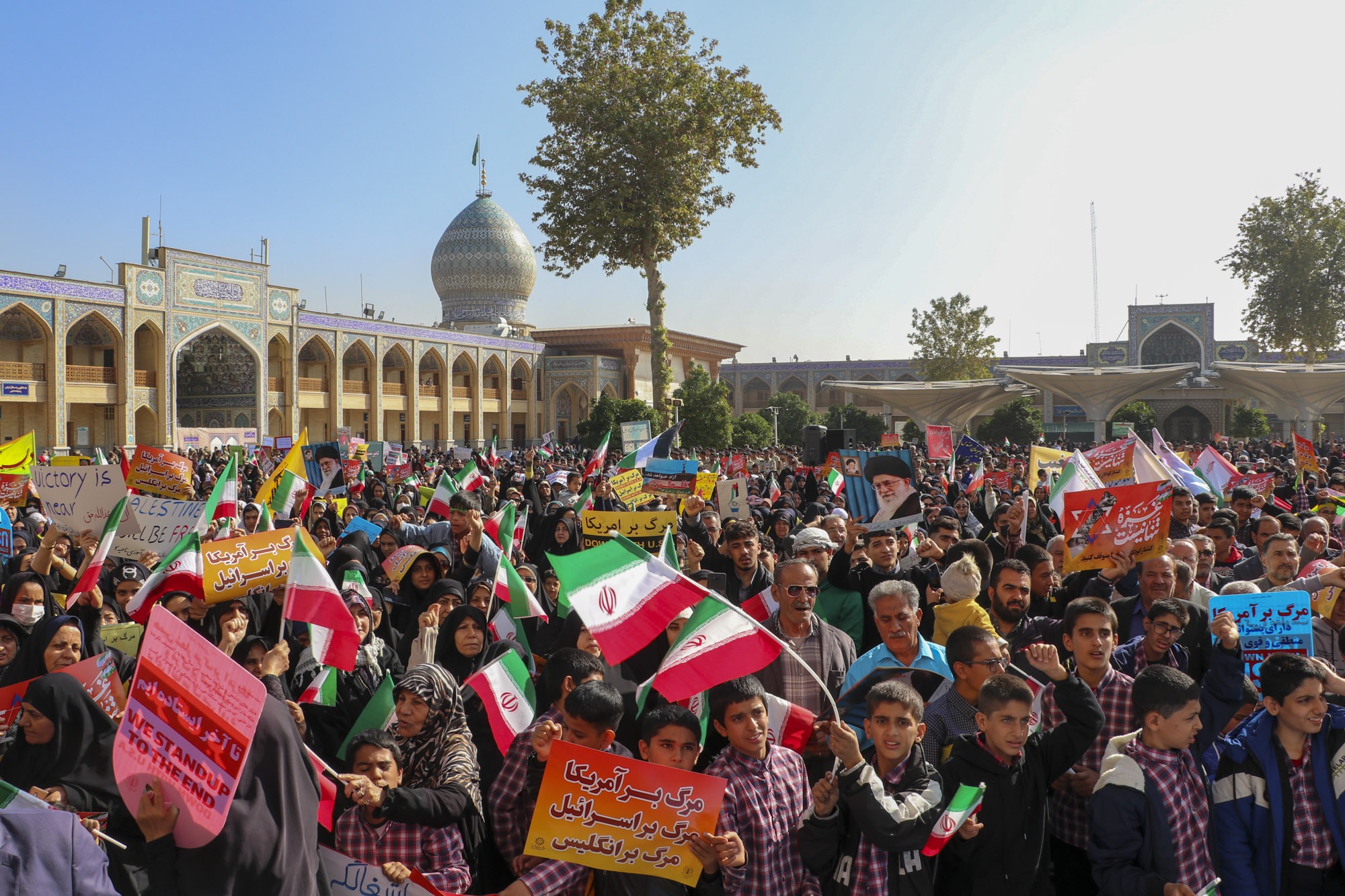 تجمع محکومیت جنایات رژیم غاصب صهیونیستی در شیراز تجمع محکومیت جنایات رژیم غاصب صهیونیستی در شیراز