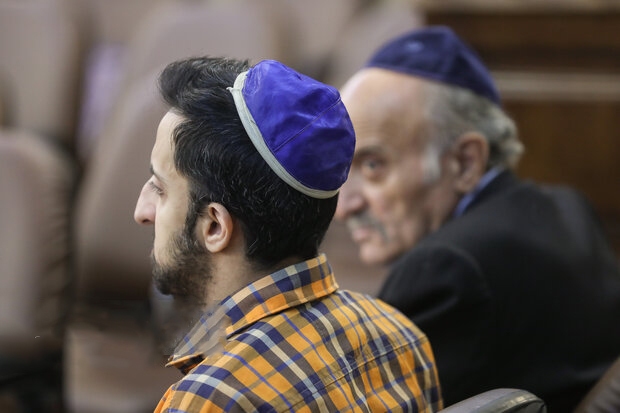 کلیمیان اصفهان در دفاع از مردم غزه تجمع میکنند کلیمیان اصفهان در دفاع از مردم غزه تجمع میکنند