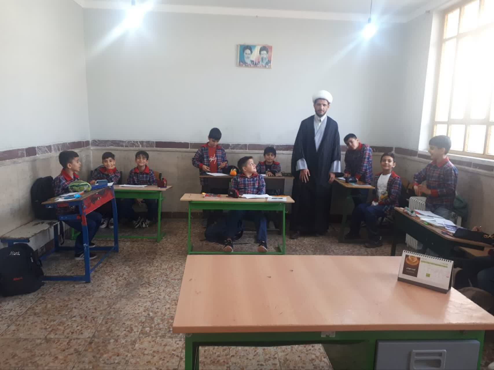 اجرای طرح گفتمان فاطمی در مدارس شهرستان بدره   اجرای طرح گفتمان فاطمی در مدارس شهرستان بدره