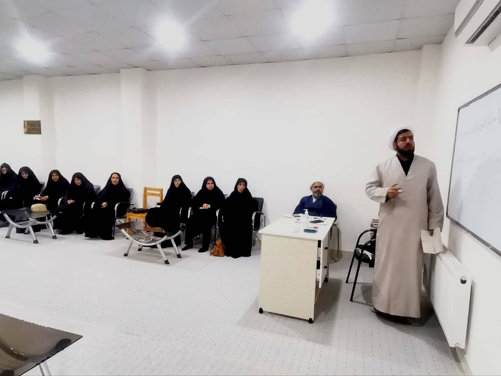 برگزاری جلسات حضوری طرح قرآنی مستورا با حضور امام جمعه شهرستان بدره  برگزاری جلسات حضوری طرح قرآنی مستورا با حضور امام جمعه شهرستان بدره