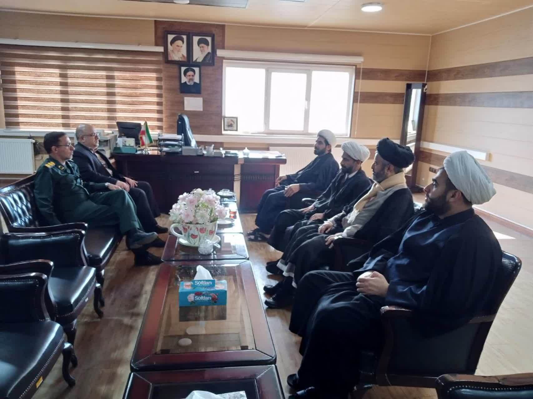 دیدار مبلغین اعزامی ایام فاطمیه با فرماندار شهرستان ایوان دیدار مبلغین اعزامی ایام فاطمیه با فرماندار شهرستان ایوان