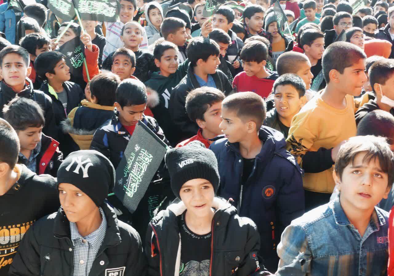 دسته روی دانش آموزان مدارس یاسوج در ایام شهادت حضرت زهرا(سلام الله علیها) دسته روی دانش آموزان مدارس یاسوج در ایام شهادت حضرت زهرا(سلام الله علیها)