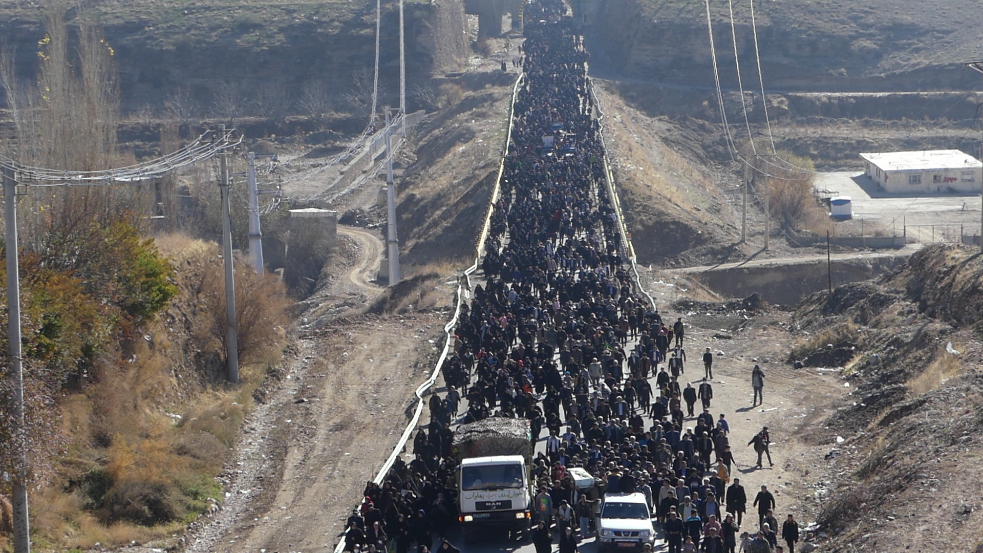برگزاری پیاده روی «حرم تا حرم» در سالروز شهادت حضرت فاطمه (س) در یاسوج برگزاری پیاده روی «حرم تا حرم» در سالروز شهادت حضرت فاطمه (س) در یاسوج