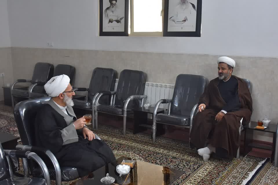 دیدار  مدیرکل تبلیغات اسلامی اصفهان با امام جمعه گلپایگان دیدار  مدیرکل تبلیغات اسلامی اصفهان با امام جمعه گلپایگان