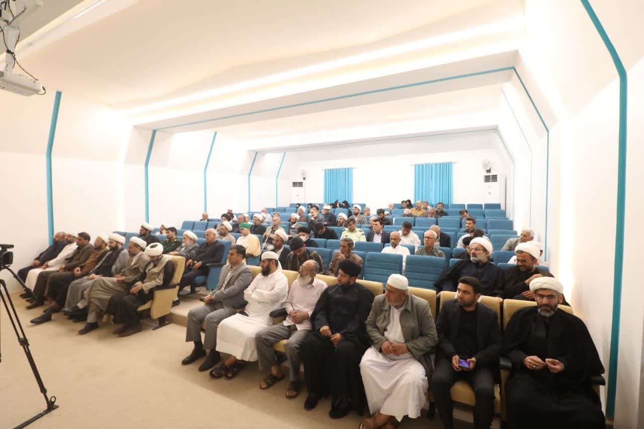 نشست «گفتمان زندگی با آیهها» در اشکنان لامرد برگزار شد نشست «گفتمان زندگی با آیهها» در اشکنان لامرد برگزار شد