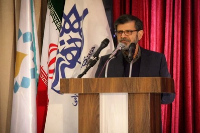رونمایی از پرده نقالی وقایع انقلاب اسلامی در شب شعر «انقلاب»