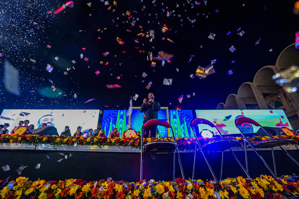 جشن بزرگ خانوادگی هفته وحدت در مصلی تهران