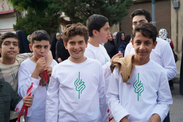 راهپیمایی کیلومتری غدیر با شعار «ایران؛ ذوالفقار علی» برگزار شد