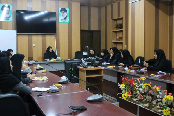 نشست مشاوران بانوان دستگاه‌های اجرایی کرمان برای هم‌افزایی برنامه‌های بزرگداشت مقام زن و مادر