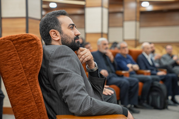 مراسم اهداء حکم ریاست دانشگاه سوره