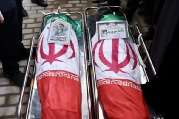 ملاقات حجت الاسلام حسینی با خانواده کودکان شهید جنگ ۱۲ روزه