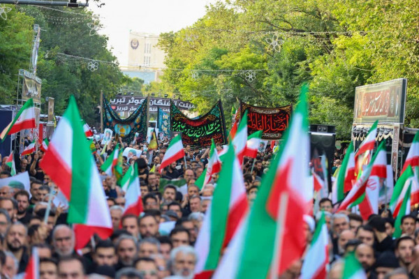 غریو «مرگ بر آمریکا و اسرائیل» هیئات و دسته جات حسینی در تبریز