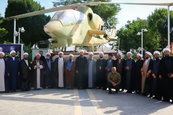 تجدید میثاق معاونین فرهنگی سازمان تبلیغات استان‌های تلفیقی با شهدا در سنندج