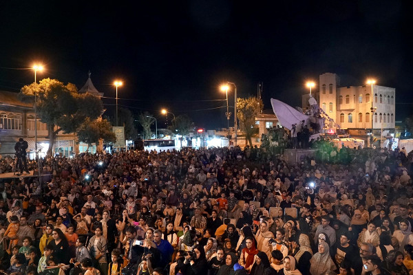 阿赫迈德教民在萨南达季的盛大聚会