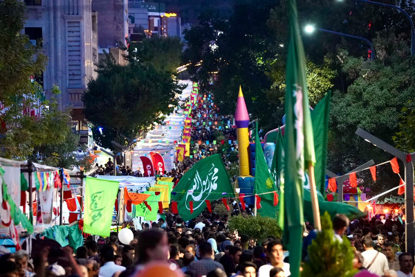 阿赫迈德教民在萨南达季的盛大聚会