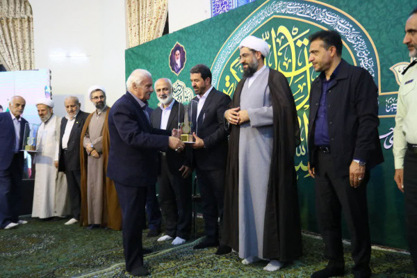 همایش سیره‌سرایان اهل بیت(ع) با هدف پاسداشت فرهنگ و شعائر حسینی و تجلیل از هیئت‌های مذهبی و پیرغلامان حسینی، همدان برگزار شد