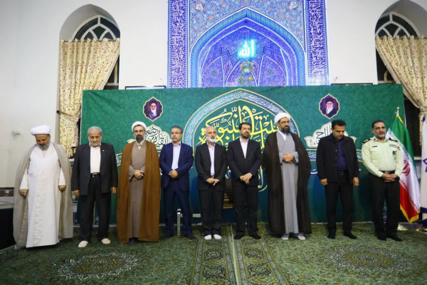 همایش سیره‌سرایان اهل بیت(ع) با هدف پاسداشت فرهنگ و شعائر حسینی و تجلیل از هیئت‌های مذهبی و پیرغلامان حسینی، همدان برگزار شد