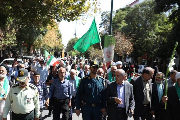 شادپیمایی بزرگ خانوادگی امت احمد(ص) در دیار الوند